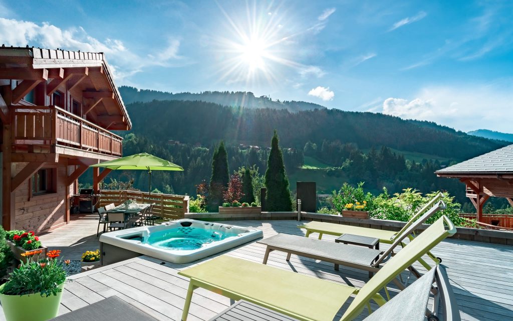 Luxury self-catered chalets in Morzine - Aubois