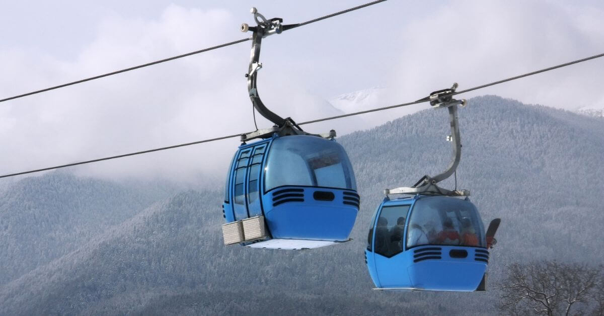 Cable car ski lift