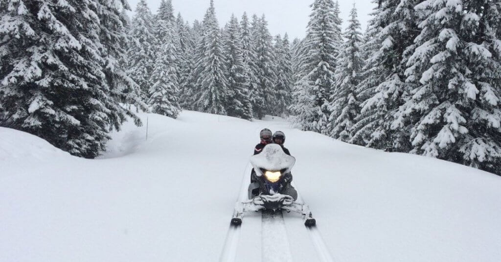 Motoneige-morzine-choses-à-faire-hiver