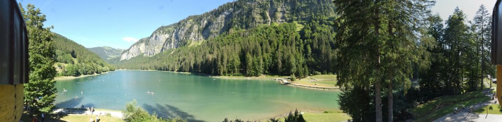 Lac de Montriond webcam near Morzine, France